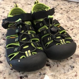 Keens Size 1